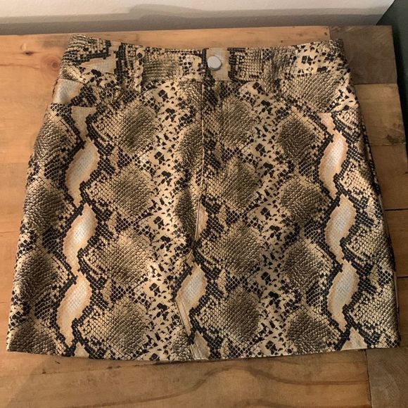 [superdown] Snakeskin “Isabel” Mini Skirt - Size XXS - Picture 1 of 8